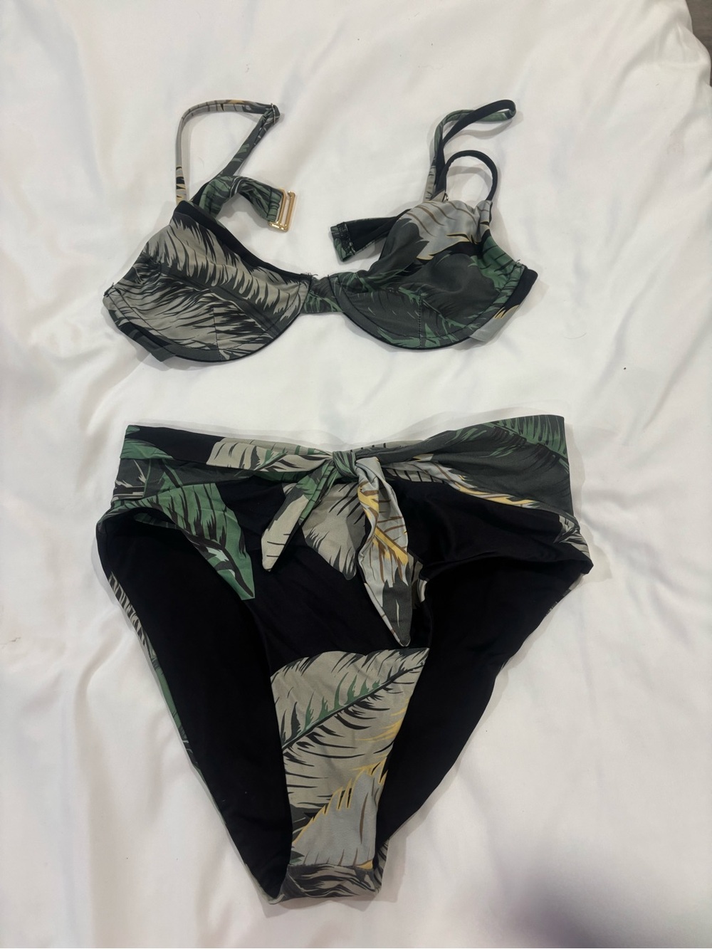 Beach RiotTropical Leaf Print Underwire Bikini Set - Black & Green